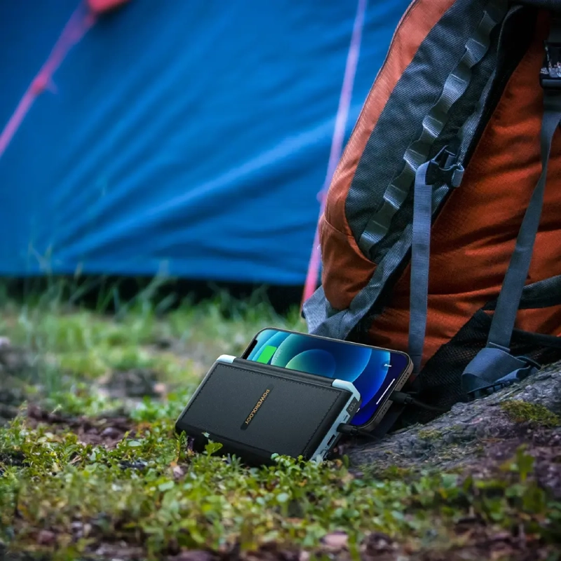 Powerology 1600mAh Solar Multi-Cable Power bank PP070